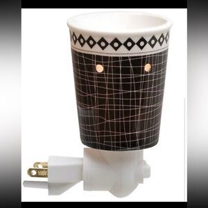 “Twig” Plug-in Scentsy Mini Warmer / Retired NIB